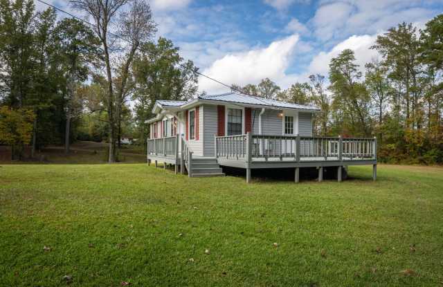 Charming 3BR/1BA in Adamsville with Modern Upgrades & Flat Lot Gallery 3