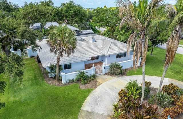500 Gardenia Lane Gallery 1
