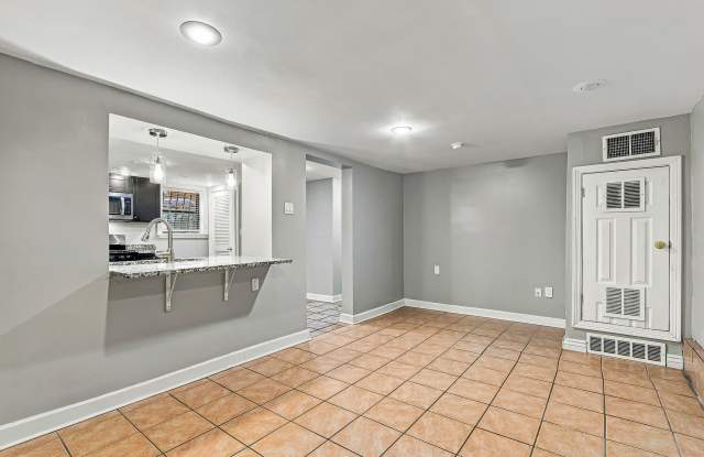 4410 Trowbridge Drive - Unit B Gallery 4