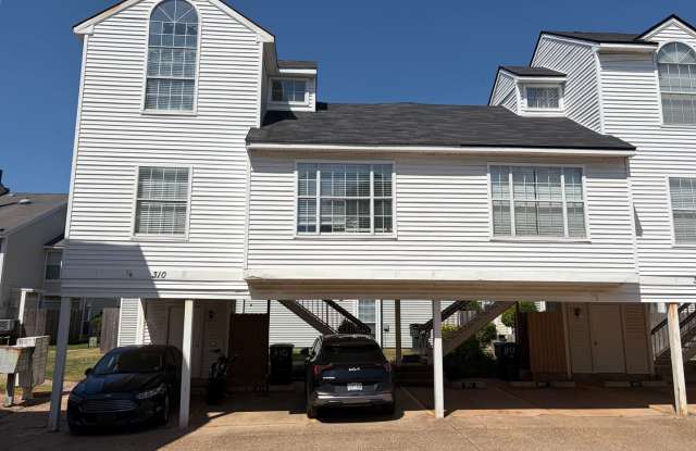 Remodeled 2 Bedroom Unit In Cobblestone - Water Included and 5 minutes from LSUS! photos photos