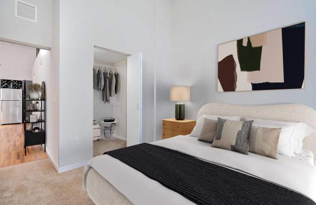 Parisian on Vine Apartments Gallery 3