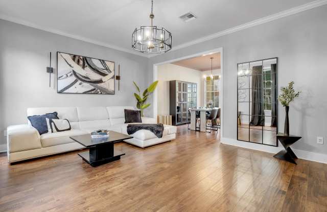 4311 Four Oaks Boulevard Gallery 4