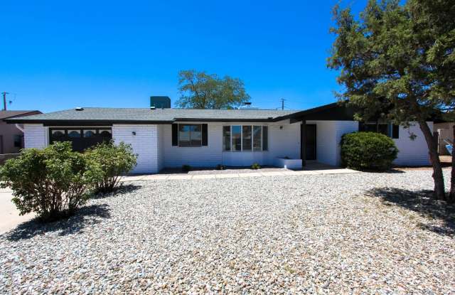 3 bedroom 2 bathroom with AZ room photos photos