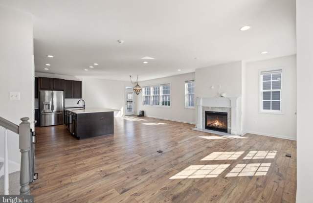 341 FOXGLOVE Way Gallery 4