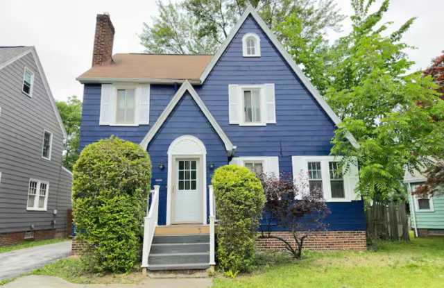 Spacious Cleveland Heights Home in Desirable Neighborhood! photos photos