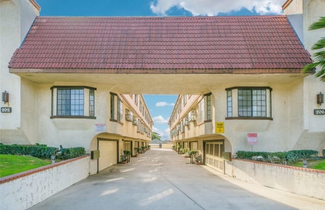 206 W Cypress Avenue - 206 West Cypress Avenue, Monrovia, CA 91016