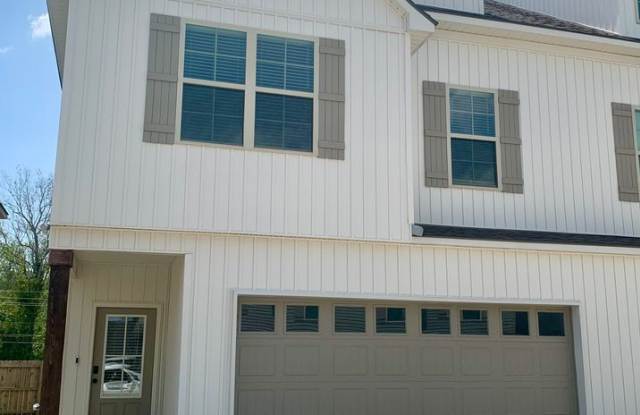 3BD/2.5BA Townhome in Cottages at University Villas - 7926 Pisa Drive, Baton Rouge, LA 70820