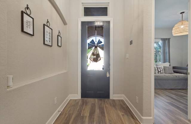 GORGEOUS 4-BEDROOM HOME IN AGAVE TRACE Gallery 4