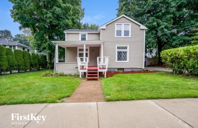 513 1st Street - 513 1st Street, Waukegan, IL 60085