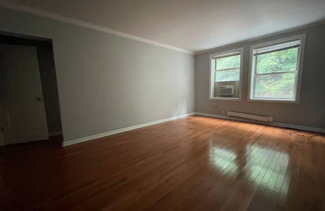 5717 Hobart St. Squirrel Hill, PA 15217 Gallery 4