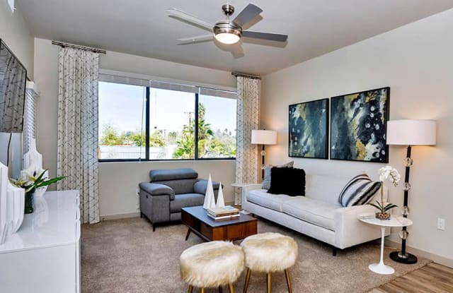 The Curve at Melrose photos photos