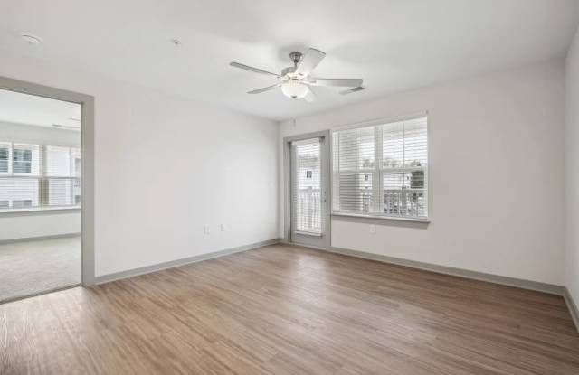 Stone Glen Apartments - Affordable Housing Gallery 4