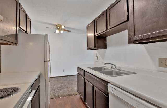 Dockside Apartments on Lake Minnetonka Gallery 2