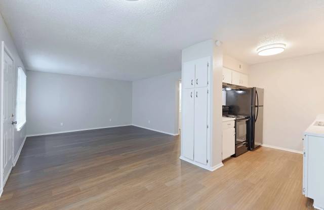 Luxe 30 Apartments Gallery 2