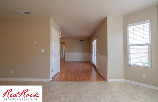 5 Bedroom Pet Friendly Home! photos photos