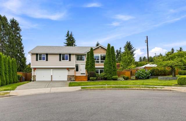 4 Bedroom, 3 Bathroom Single Family Home in Lynnwood, $3750 per month Gallery 3