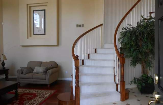 Gorgeous Home For Rent Gallery 4