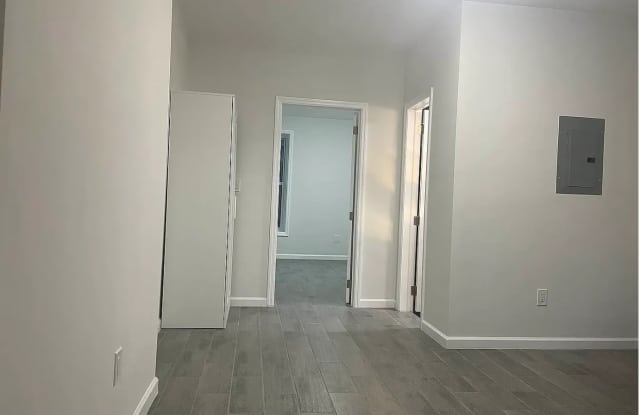 124 S 1st St Apt 1 Gallery 4