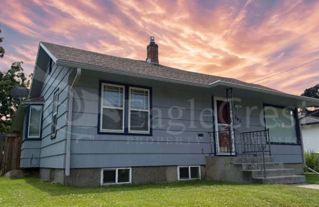 Three Bedroom, Two Bathroom House with Fenced Yard and Outdoor Fireplace photos photos