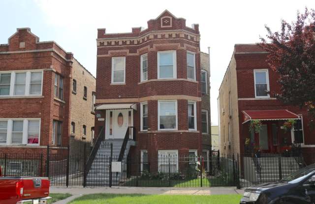2513 N Lowell Avenue photos photos