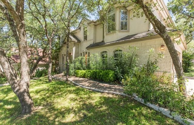 70 Lost Meadow TRL - 70 Lost Meadow Trl, The Hills, TX 78738