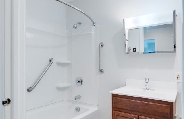 Island Creek - Oak - Affordable Housing Gallery 2
