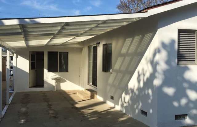 20510 Toluca Avenue Gallery 3