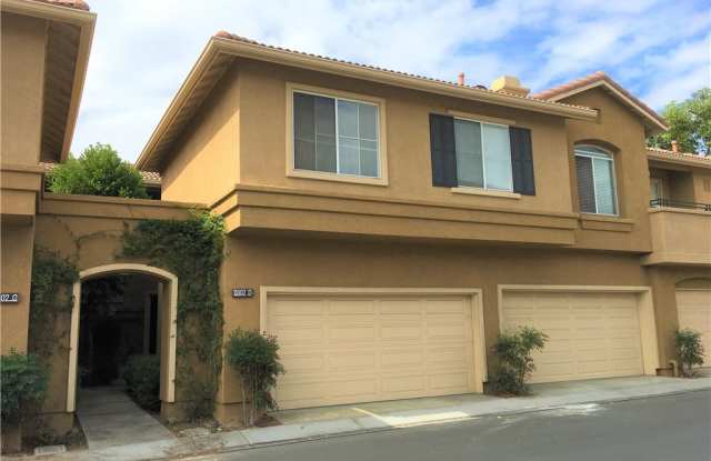 2802 N SHEFFIELD Drive UNIT D Gallery 2