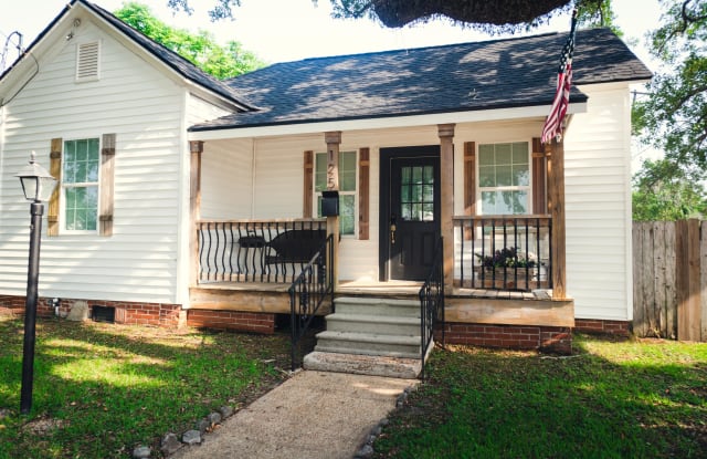125 East Gallery 2