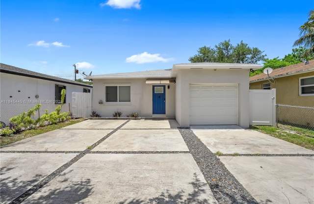 2227 Cody St photos photos