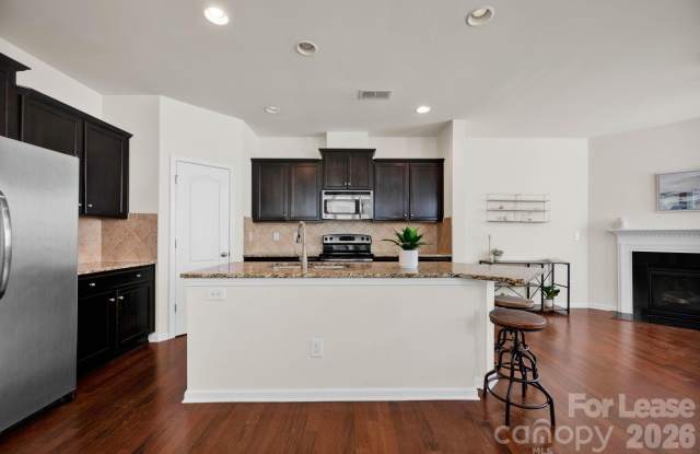 18448 W Catawba Avenue Gallery 4