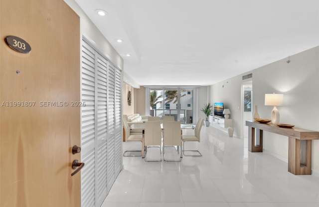 9195 Collins Ave Gallery 1
