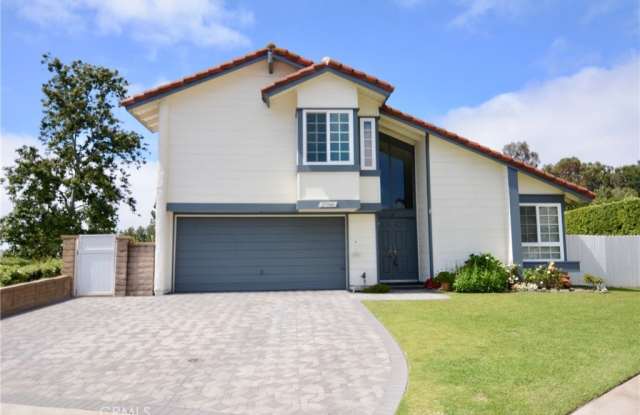 27546 Berdun - 27546 Berdun, Mission Viejo, CA 92691