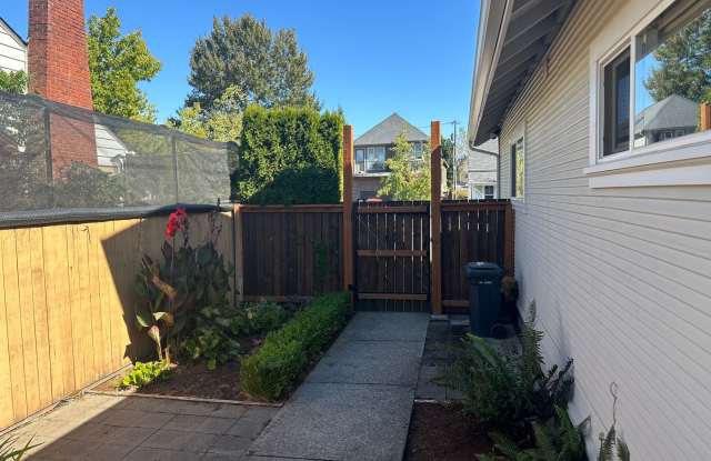 Updated 1 bed, 1 bath in Eugene! - 1548 Lincoln Street, Eugene, OR 97401