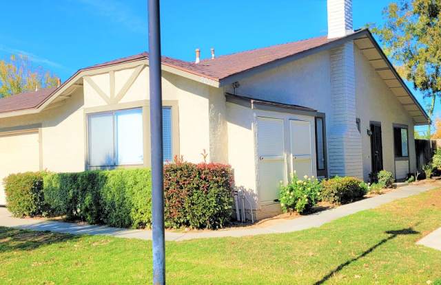 Single Story House in Beautiful Gated Community - Close to Freeway and Shopping Malls photos photos