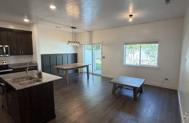 382 East 1850 North Gallery 2
