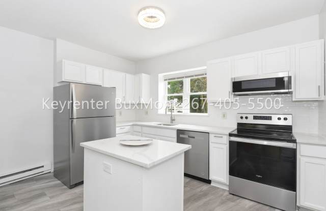 Renovated 4BR Twin with Wraparound Porch in Lansdale Borough Gallery 3