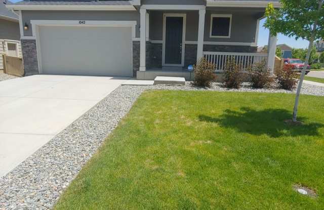 Gorgeous 4 Bed 3.5 Bath in Fantastic Location - 1042 Woodgate Court, Longmont, CO 80501