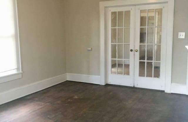 825 Rowan St - 825 Rowan Street, Charlotte, NC 28208