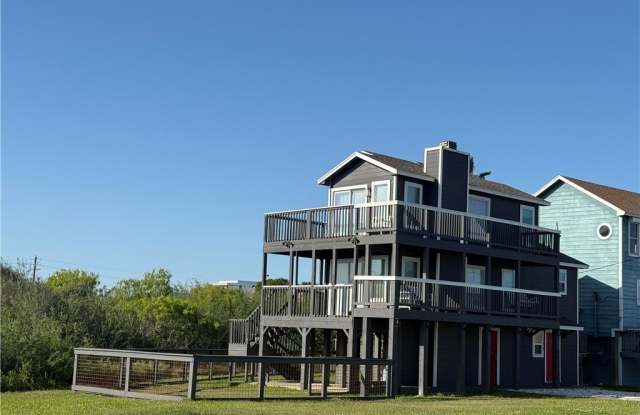 210 Causeway Street - 210 Causeway Drive, Portland, TX 78374