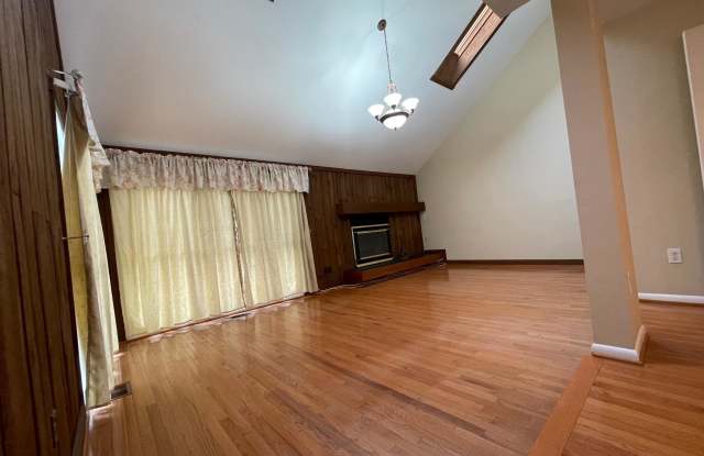 10017 BEACON POND LANE Gallery 3