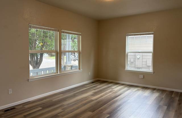 Fort Collins Gem – 3 Bed, 2.5 Bath with Yard Gallery 3