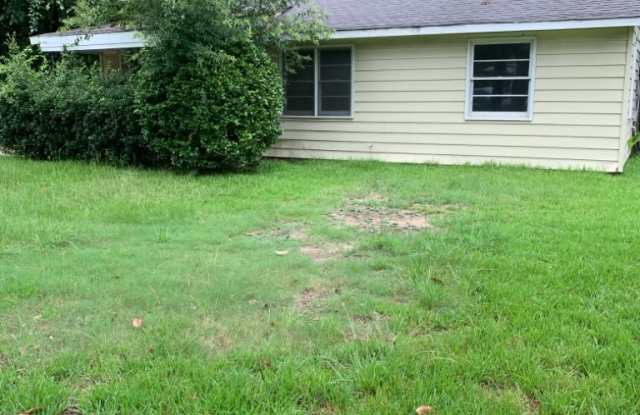 2041 Mona Lisa Dr - 2041 Mona Lisa Drive, Montgomery, AL 36111