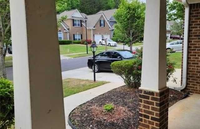 465 Roland Manor Drive Gallery 2