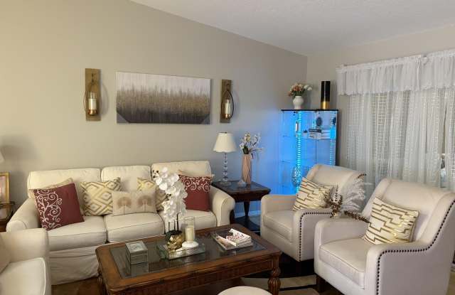 145 SE Fallon Drive Gallery 4