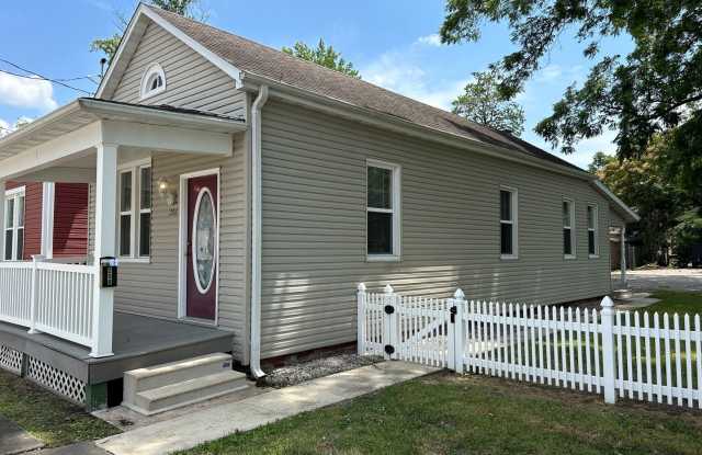 206 East State St 206 East State St - 206 East State Street, Mascoutah, IL 62258