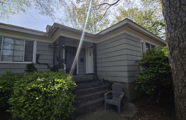 1622 Myrtle Street - 1622 Myrtle Street, Jackson, MS 39202