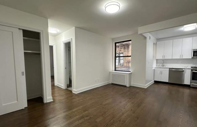 73 W 12th St Gallery 3