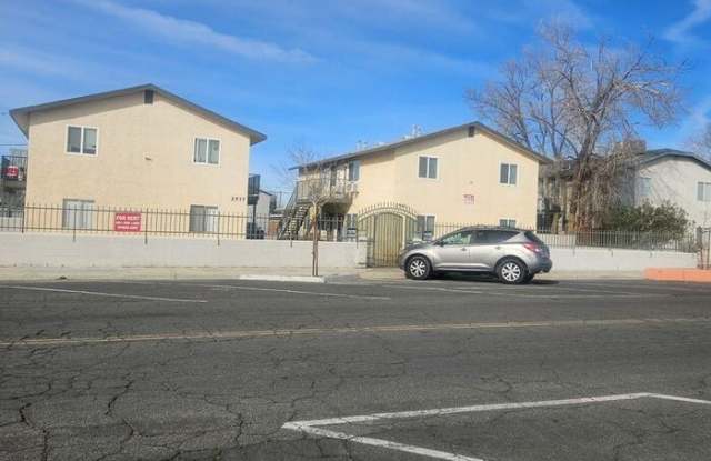 2541 Diamond Street photos photos