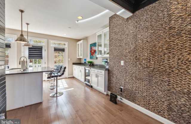 12127 CHANCERY STATION CIRCLE Gallery 2